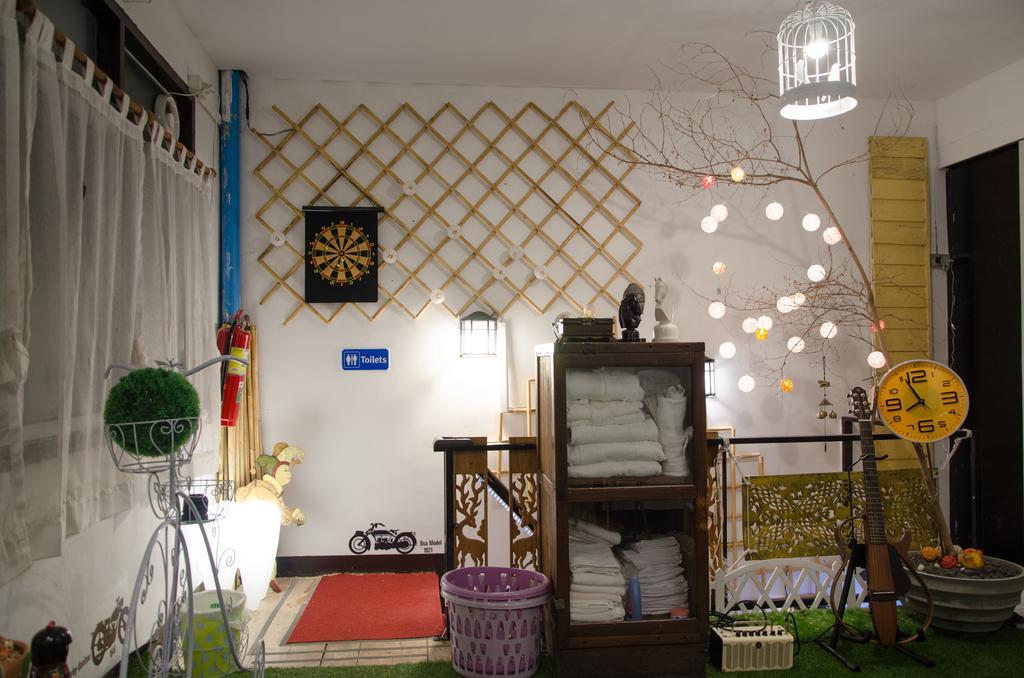 Bed And Butler Hostel Bangkok Eksteriør billede