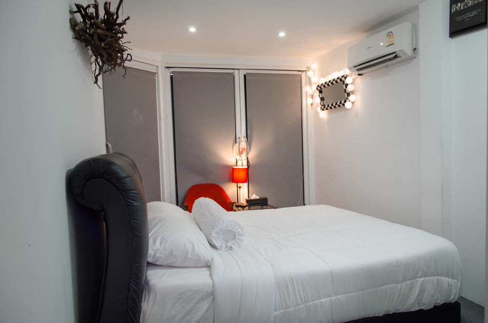 Bed And Butler Hostel Bangkok Eksteriør billede